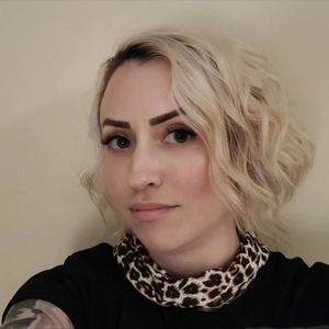 Meet your Posher, Naomi